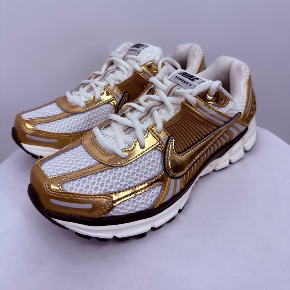 Nike Vomero 5 Gold Metallic White Sneakers Women’s Size 10 HF7723-001 - Picture 2 of 9